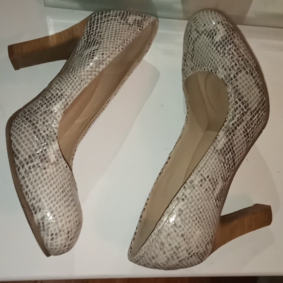 You By Crocs Animal Print Heels - Picture 6 of 8